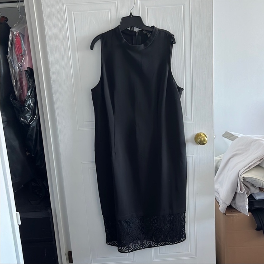 FOREVER 21 Plus - Dress with Lace detail - Black